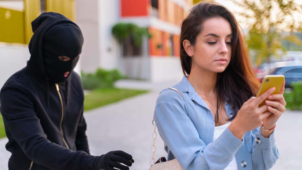 How Hackers Use Chatbots to Scam People (And How to Protect Yourself)